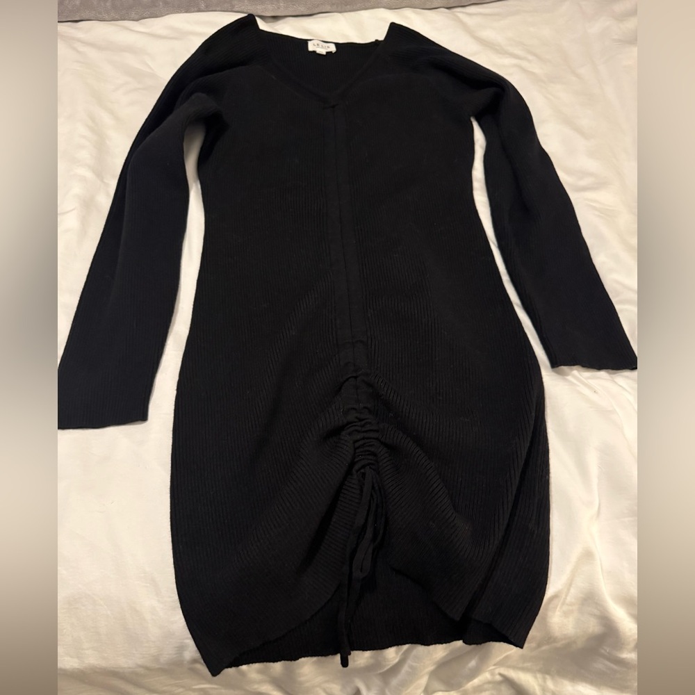 Le Lis Black Long-Sleeve Ruched Ribbed Knit Dress